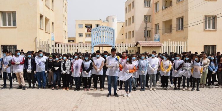 Xwendekarên Zanîngeha Kobanê pêngava paqijkirinê dan destpêkirin