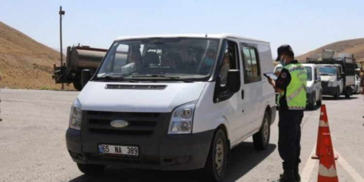 Kontrola rê û lêgerîn veguherî îşkenceyê