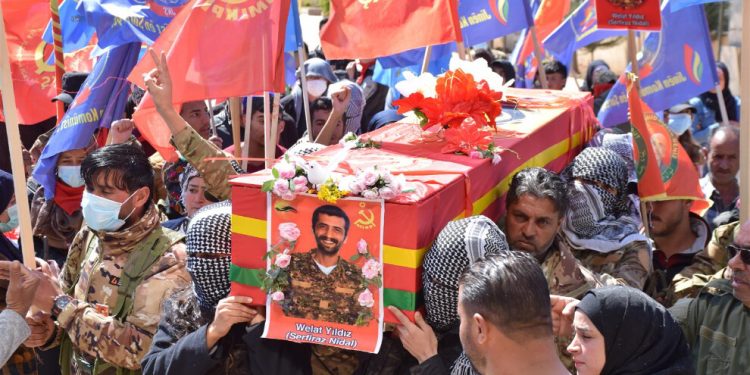 Şehîd Rojvan Wan û Serfiraz Nîdal li Qamişloyê hatin veşartin