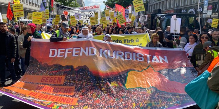 li bajarê Dusseldorfê dagirkerî rastî bertekên tund hat