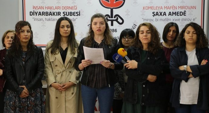 Li hember jinan îşkenceya lêgerîna tazî hate kirin