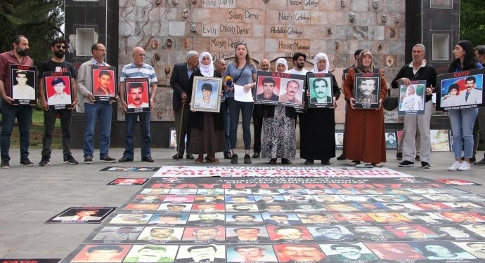 “Ji bo sûcên dij mirovahiyê bi dawî bibin, kesên sûcê mirovahiyê dikin bên darizandin, aqûbeta windayan derkeve holê”