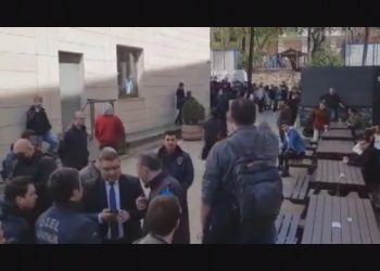 Komek faşîst a ji 20 kesan êrîşî xwendekaran kirin