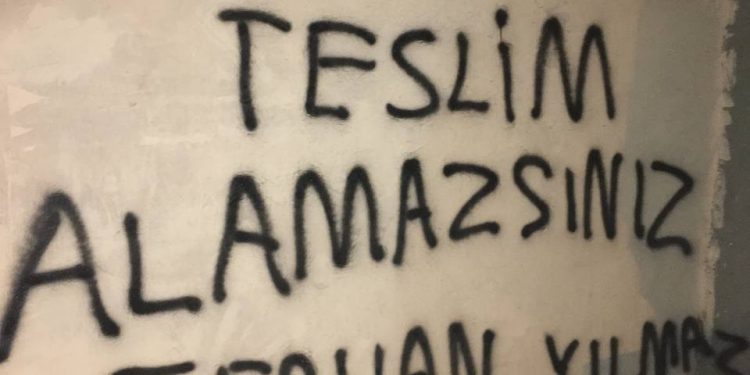 Li dijî îşkenceyên zindanan li Stenbol û Wanê çalakiya nivîsandinê ya Ciwanên Welatparêz