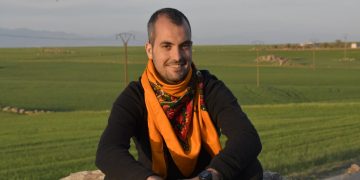 TAYBET – Ji Welatê Baskê heta Rojava – “Ji bo fêmkirina wateya li vir, tenê divê hûn li vir bin”