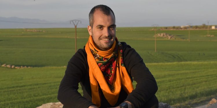 TAYBET – Ji Welatê Baskê heta Rojava – “Ji bo fêmkirina wateya li vir, tenê divê hûn li vir bin”