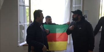 Ciwanên Kurd li Bernê li dijî xiyanetê di nava saziya PDK’ê de çalakiya bêîteatiya sivîl li dar xistin