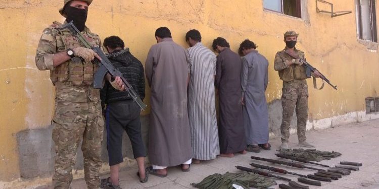 Hêzên Sûriya Demoqratîk “HSD” li Dêrazorê 5 çeteyên DAIŞ’ê girtin