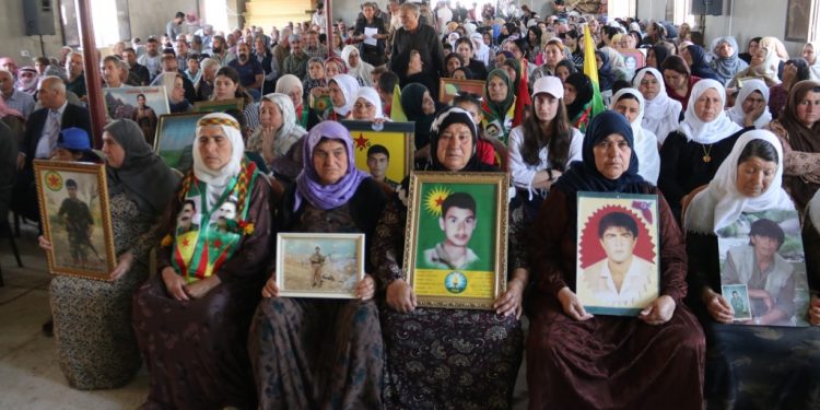 Şêniyên herêma Cizîrê têkoşer Hakî Karer û şehîdên şoreşê tevahî bi bîranîn