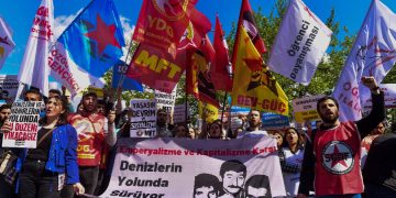 Li Stenbolê ciwanên şoreşger yên pêşeng Denîz Gezmîş û hevalên wî ve hatin bi bîranînin