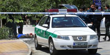 Li Îranê polîsên êrîşî jineke ciwan kirin ew destgîr kirin