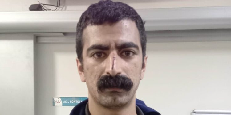 Polîsên faşîst êşkence li welatiyekî kirin