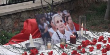 Polîsên faşîst heya taziyeya Aysel Dogan jî asteng dikin