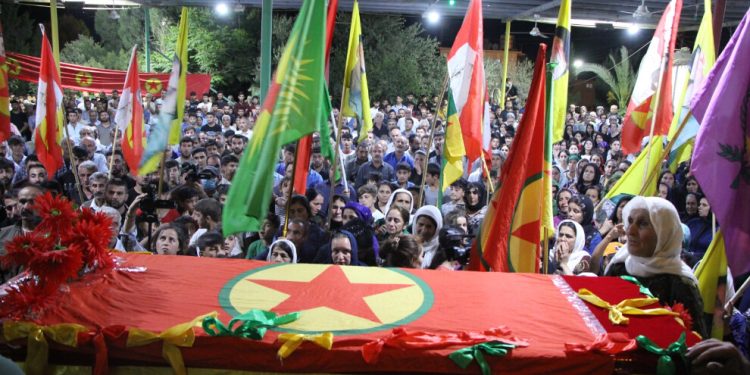 Cenazeyê Hacî Mîrza Elî li wargeha Mexmûrê hate veşartin