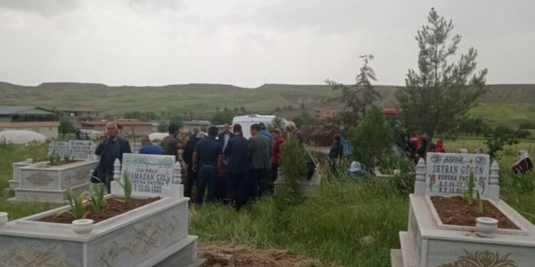 Piştî 7 mehan cenazeyê gerîlayê HPG’ê Zindan Yenî dan malbatê