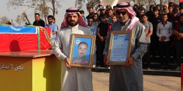 Endamê Hêzên Ewlekariya Hundirîn Xalid El Elî ku di encama krîza dil de şehîd bû, li Tebqayê hate veşartin