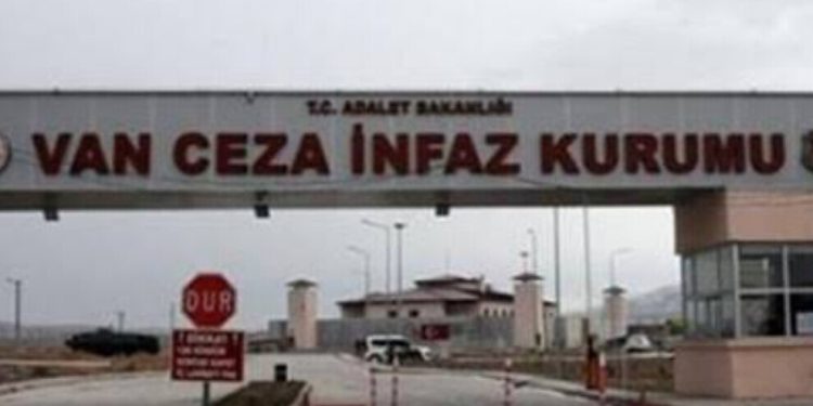 Li Girtîgeha Ewlekariya Zêde ya Wanê êşkence li girtiyên bi navê Mehmet Kultur û Feyyaz Başak hate kirin