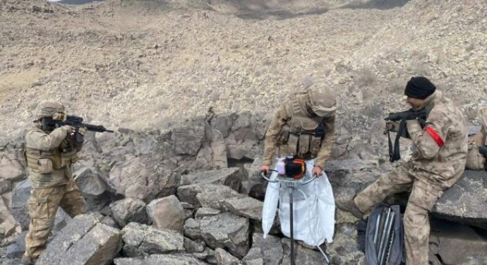 Wezareta Karên Navxweyî dixwaze bi derewan xwe bixapîne ku bi serketî