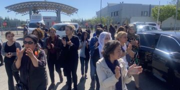 Cenazeyê Aysel Dogan li Amedê bi girseyî hat pêşwazîkirin