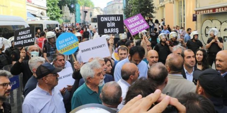 Ji 48 kesên ku duh di nava xwepêşandanê de hatibûn girtin, 31 jê hatin berdan