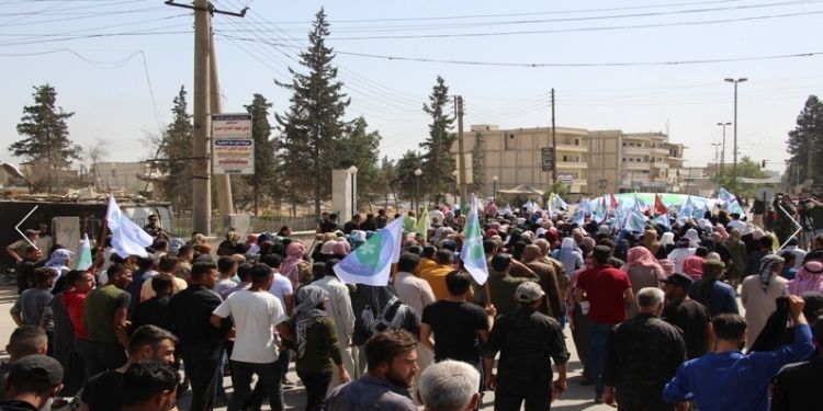 Şêniyên Minbicê li dijî êrîşên dagirkeriyê yên dewleta Tirk meşiyan