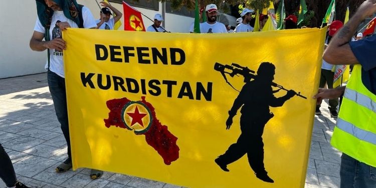 Li Yewnanîstanê meşa dirêj ya ciwana di roja xwe ya duyemîn de dewam dike