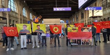 Li Zûrich’ê ciwanên kurd li dijî êrîşên dagirkeriyê yên li Kurdistanê çalakî li darxistin