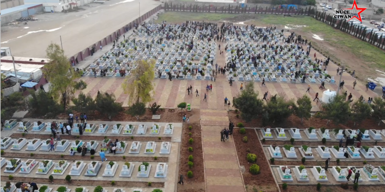 Li Qamişlo Cejna Remezanê li goristana şehîd Delîl Saroxan hate pîroz kirin