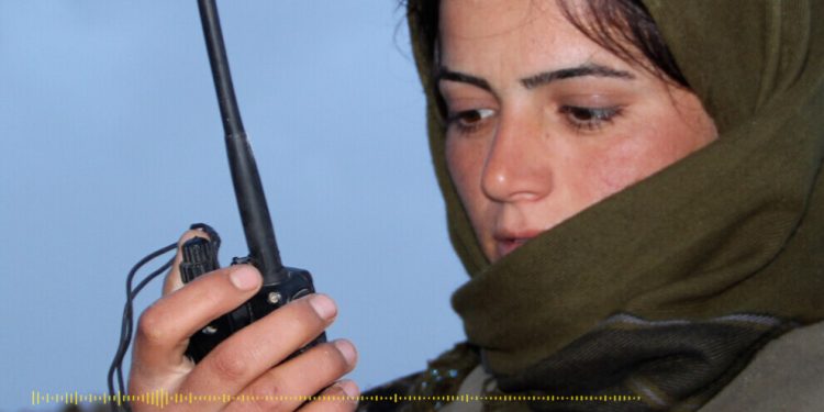 Gerîlayên li Zapê bi gerîlayên çeperên piştê re bi riya cîhaza ragihandinê axivîn