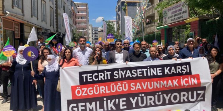 Gelê Wanê peyamê xwe da – “Çi dibe bila bibe emê bimeşin”