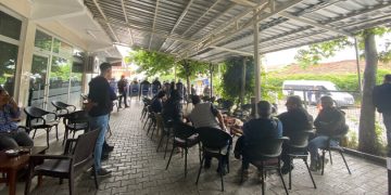 Tevî astengî û gefan jî gel li Bûrsayê li hev civiya