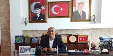 Ensariyê AKP’yî got: “Hûn ne ji vir in“ û çar karker ji kar derxistin