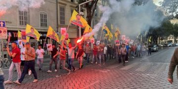 Ciwan li dijî xiyanet û dagirkeriyê li Marsîlyayê meşiyan