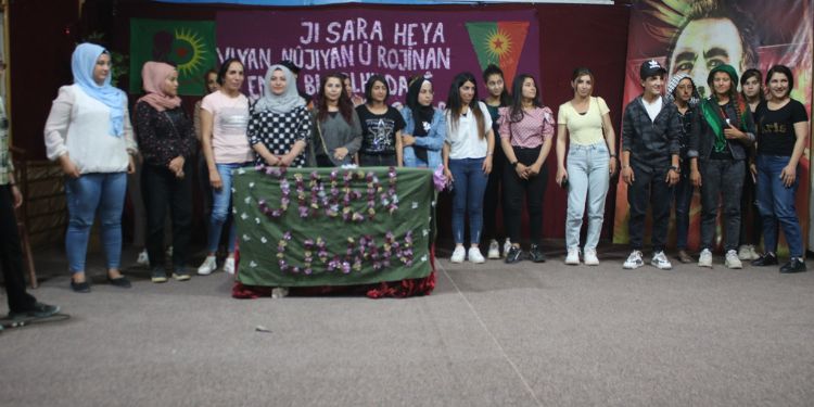 Jinên ciwan derbarê danasîna fikrên Rêberê Gelan Abdullah Ocalan de semîner li darxistin