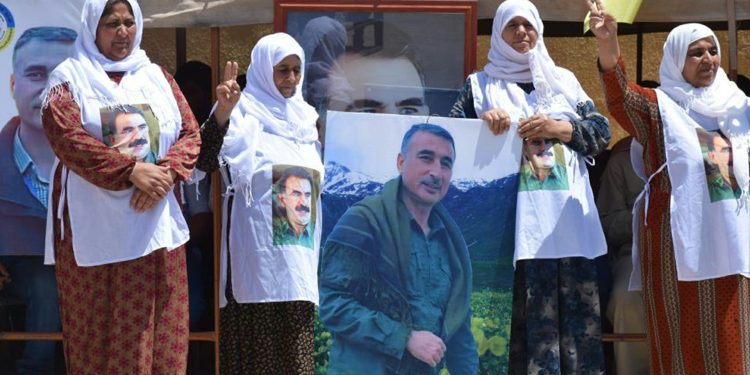 Li Kobanê û Reqayê ji bo şehîd Ferhad Dêrîk konên sersaxiyê hatin vedan