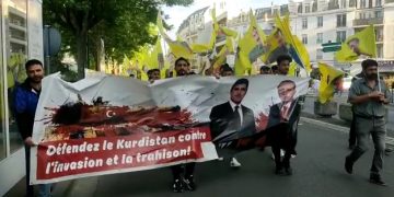 Bi pêşengtiya TCŞ’ê gelê Kurdistanê li Drancy meşiya