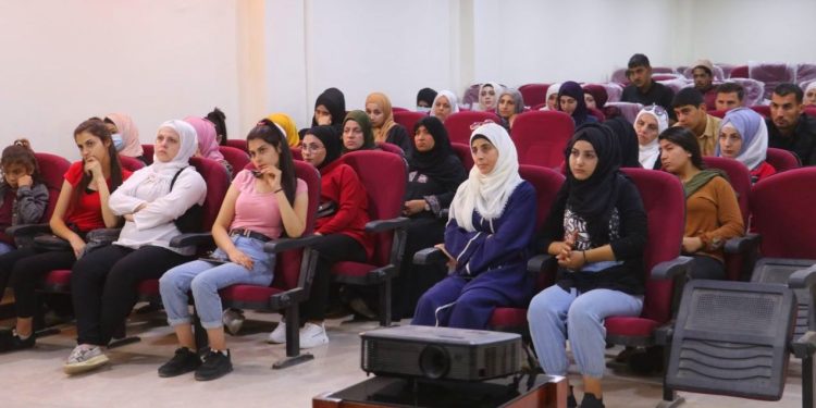 Jinên ciwan ên Tebqa li ser jiyana şehîd Ferhad Şiblî semîner li darxistin