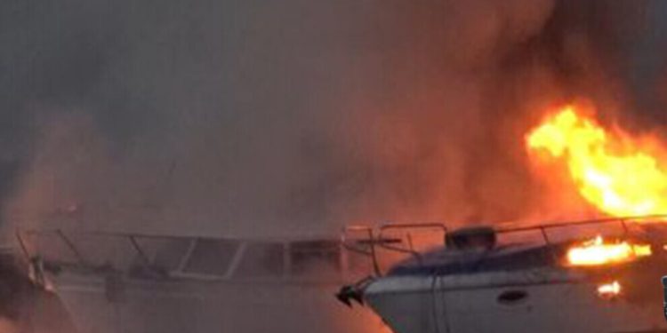 Milîsên HBDH’ê li Stenbolê 7 keştî û keştiyeke seyranê şewitandin