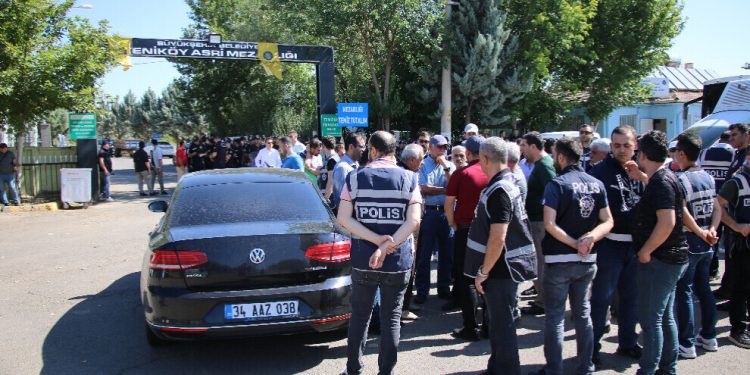 Polîsên faşîst rê nedan ku şehîd Alî Çîçek li ser gora xwe were bi bîranîn