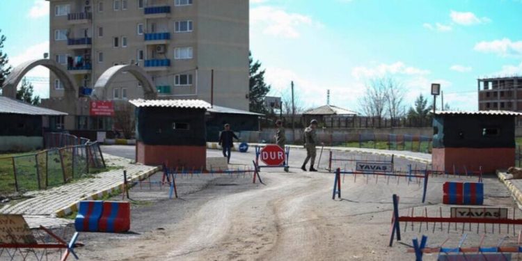 Girtiyê bi navê Kadrî Ekîcî li girtîgeha Amedê hate qetil kirin