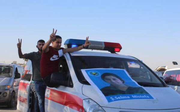 Kobaniyan şehîdên xwe oxir kirin