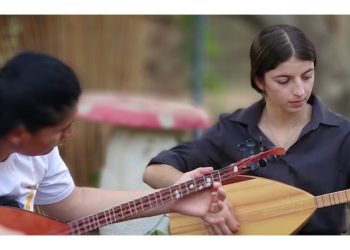 Ciwanên Mexmûrê xwe di aliyê hunerî de perwerde dikin