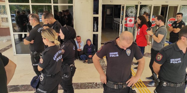 Malbata Şenyaşar di bin zextê polîsan de jî nobeta xwe didomîne