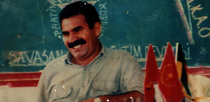 Çareseriya beramberî eşîretparêzî û axatiyê, meşandina şerek demokratîk e