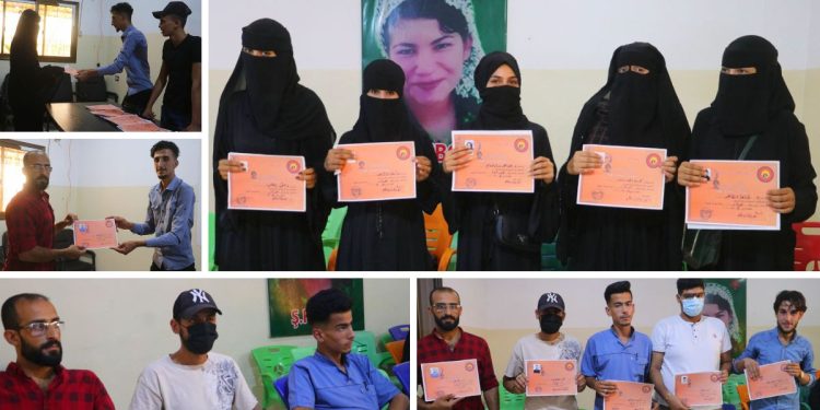 Ciwanên Tebqayê dewreyeke perwerdeya hemşîreyê bi dawî kirin