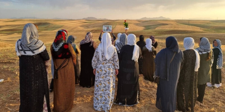 Rêjîma Îranê rê li ber merasîma sersaxiyê ya ji bo şehîd Rêzan Cawîd girtin