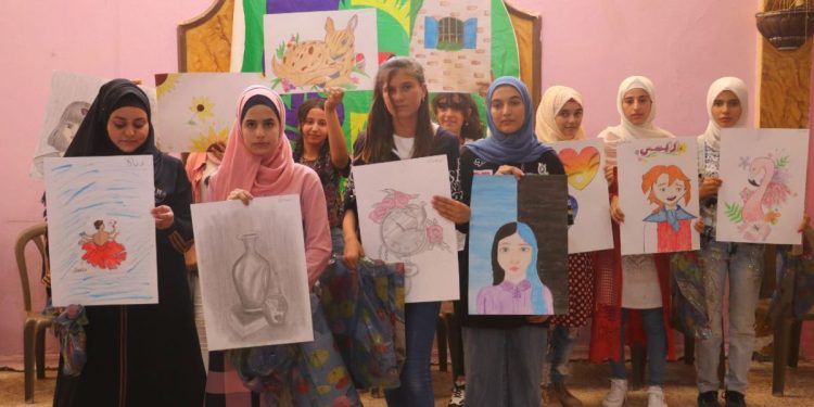 Jinên ciwan li Tebqayê pêşengehek vekirin