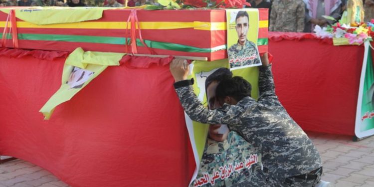 Cenazeya şehîd Ebdurezaq El-Hemed li goristana Şehîd Dijwar hate veşartin