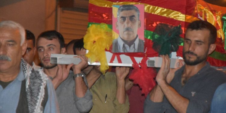 Şêniyên Mexmûrê şehîdê xwe bi girseyekî mezin pêşwazî kirin