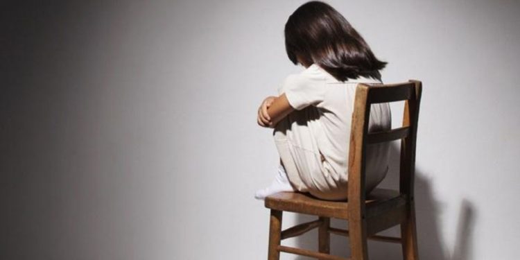 Zarokeke keç ya 9 salî dawî li jiyana xwe anî